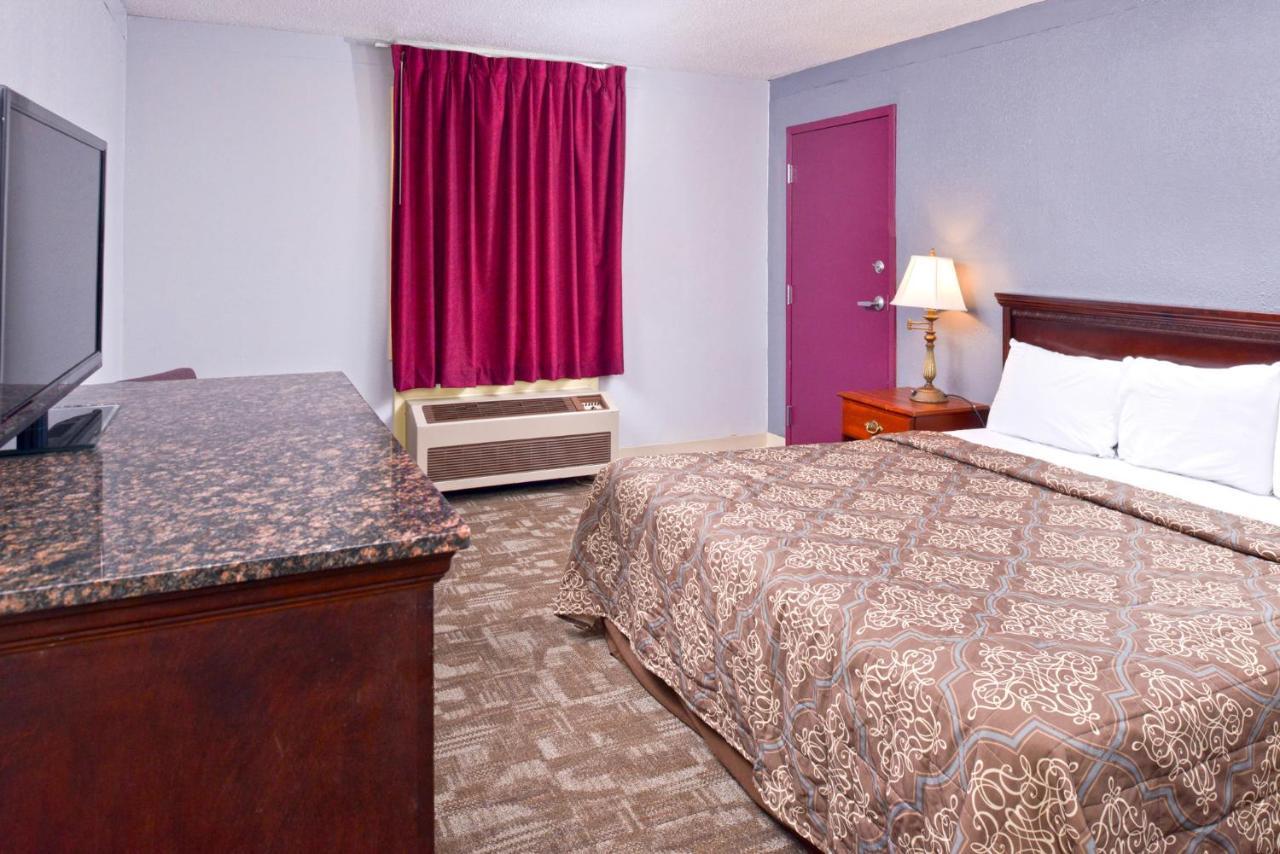 Country Garden & Suites-Benton Esterno foto