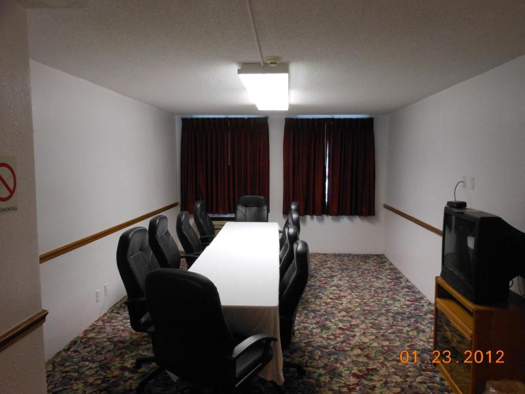 Country Garden & Suites-Benton Esterno foto