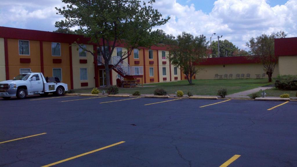 Country Garden & Suites-Benton Esterno foto