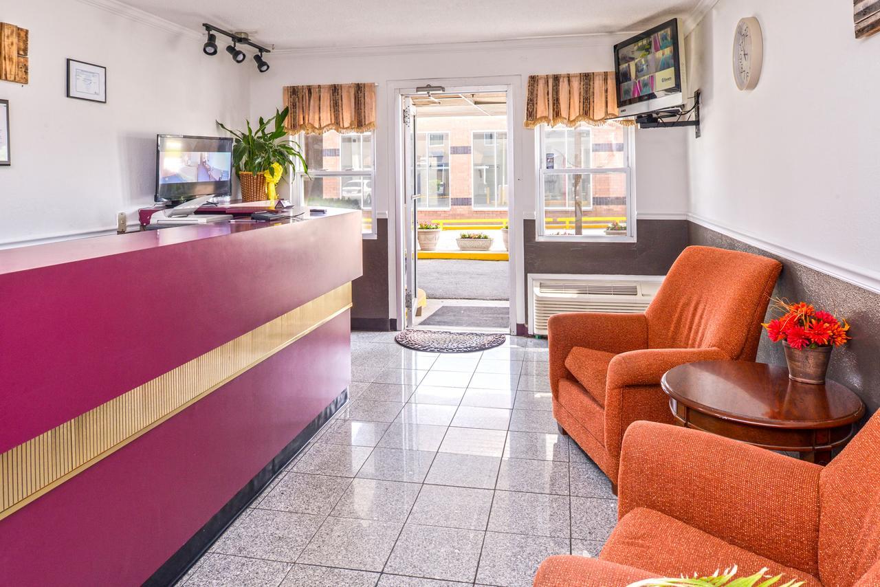 Country Garden & Suites-Benton Esterno foto