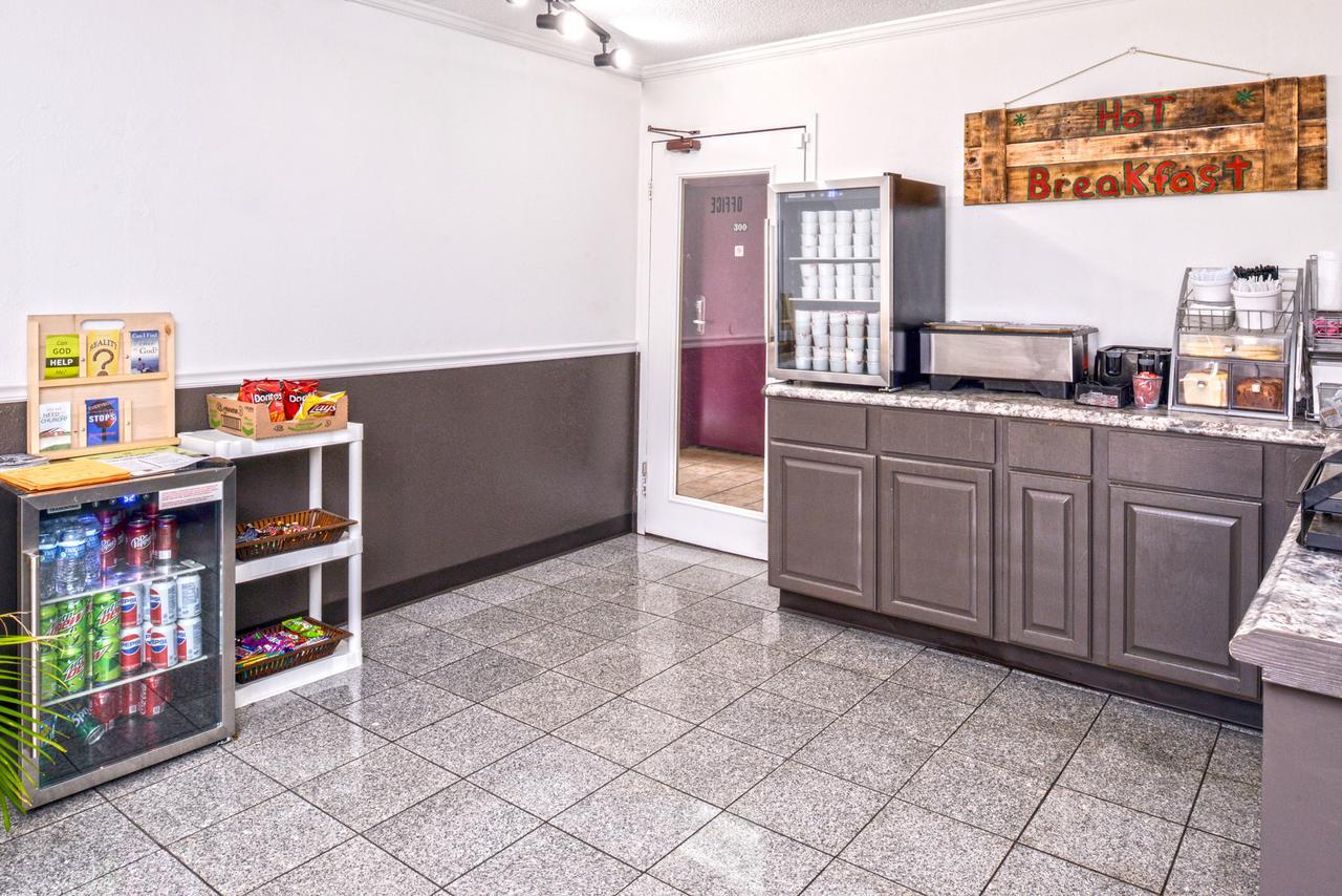 Country Garden & Suites-Benton Esterno foto