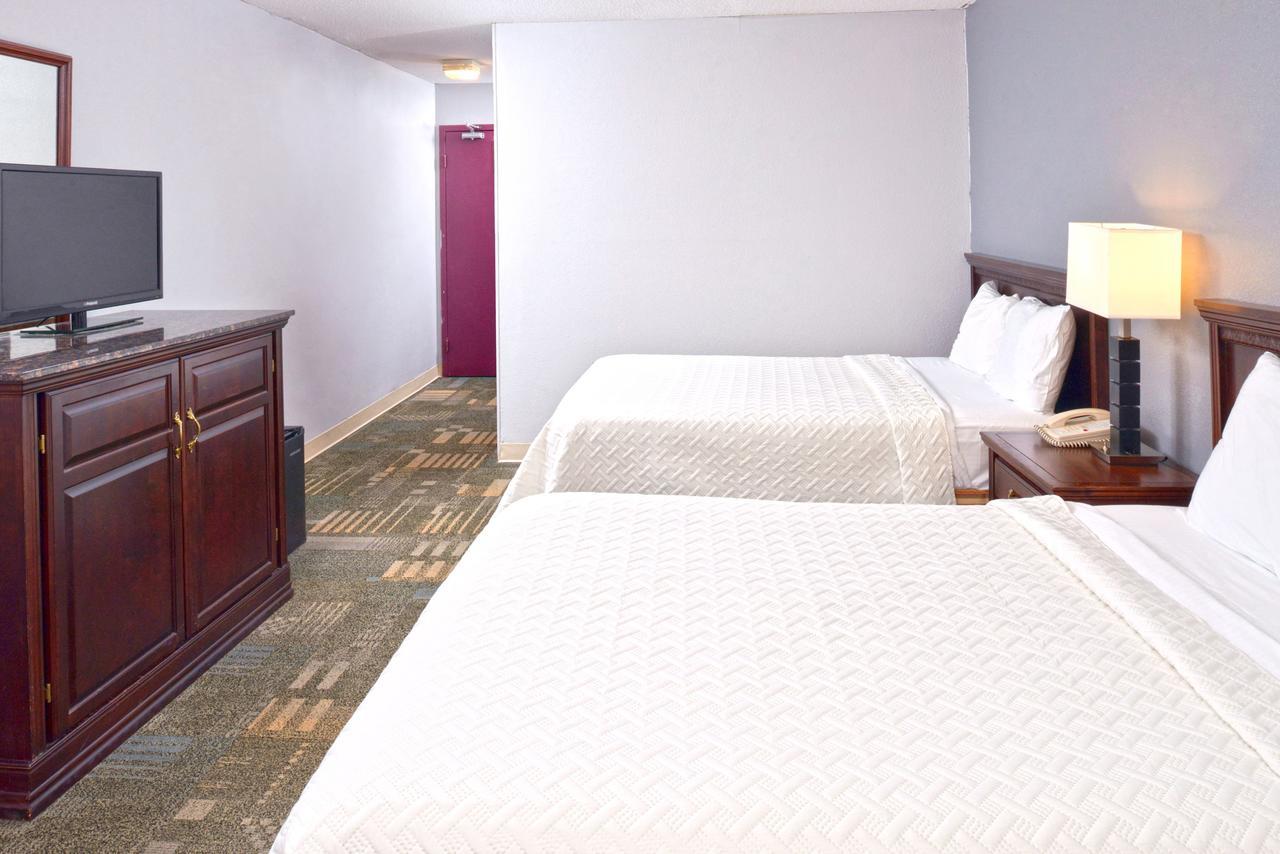 Country Garden & Suites-Benton Esterno foto