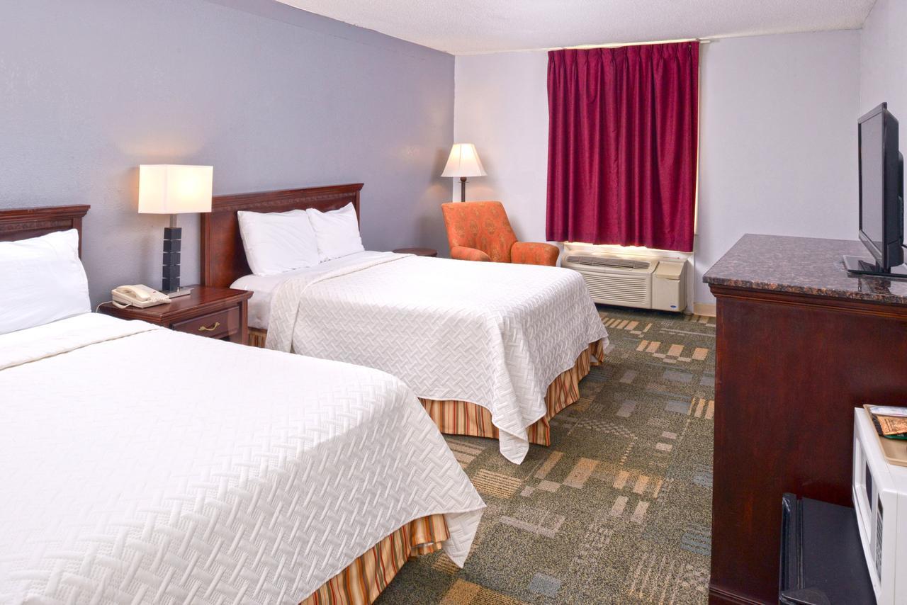 Country Garden & Suites-Benton Esterno foto