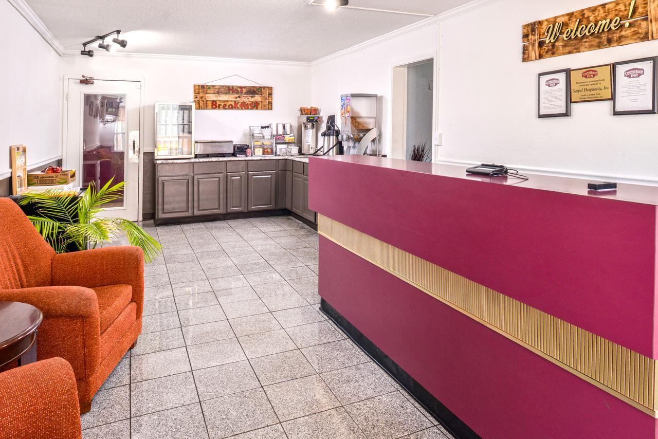 Country Garden & Suites-Benton Esterno foto