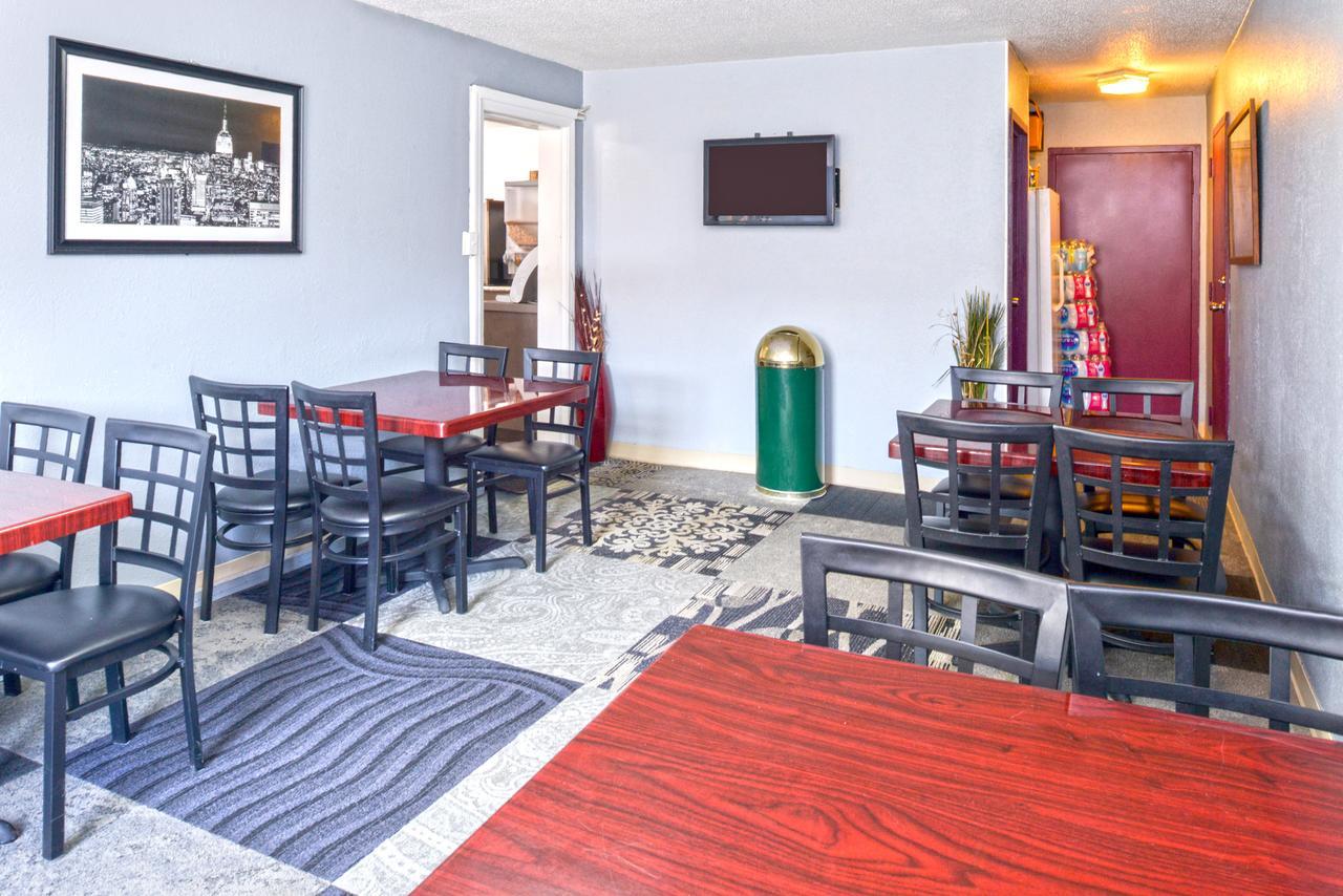 Country Garden & Suites-Benton Esterno foto