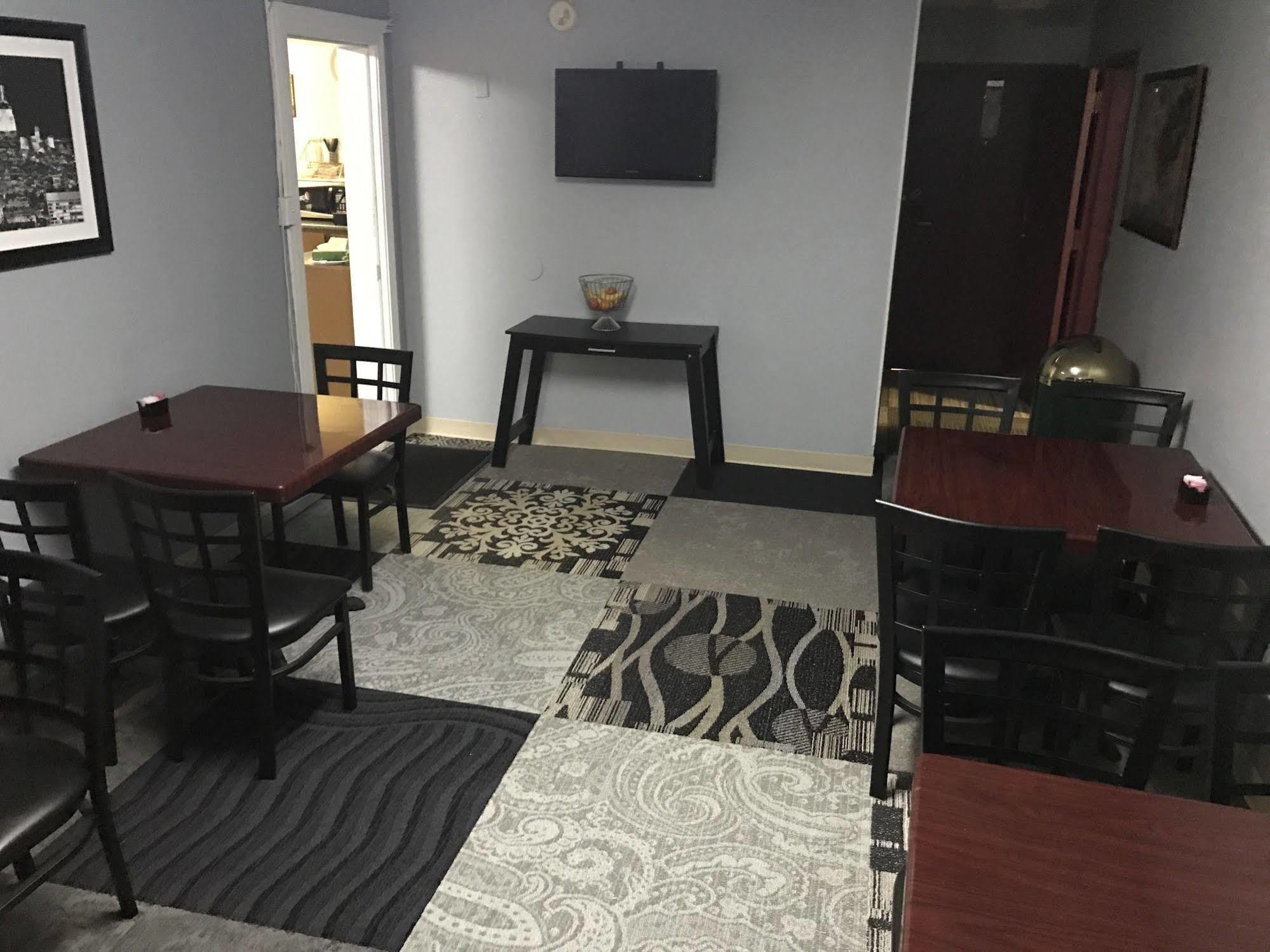 Country Garden & Suites-Benton Esterno foto