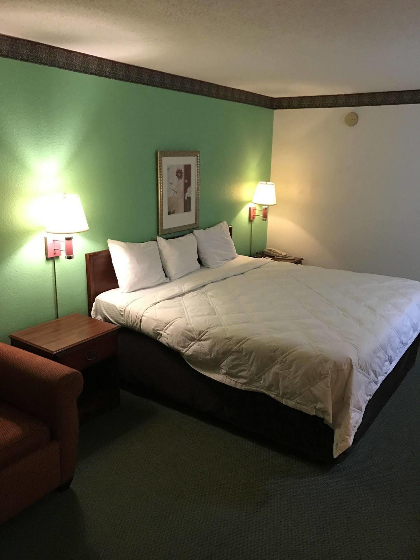 Country Garden & Suites-Benton Esterno foto